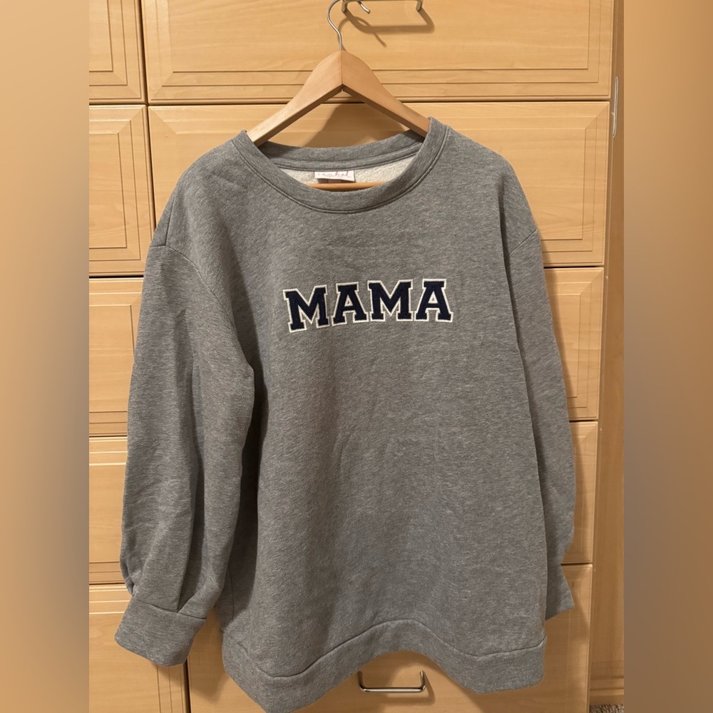 Gray Sweatshirt with 'MAMA' Print